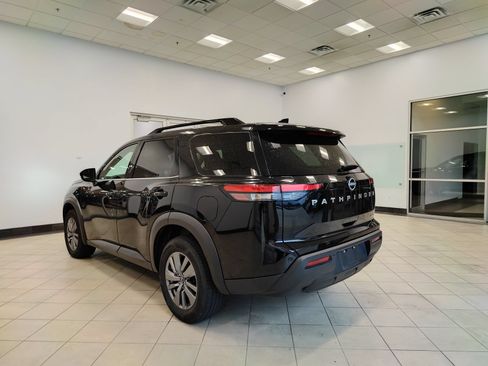 Used 2025 Nissan Pathfinder SV AWD/4WD image 5
