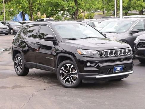 Used 2023 Jeep Compass Limited AWD/4WD image 2