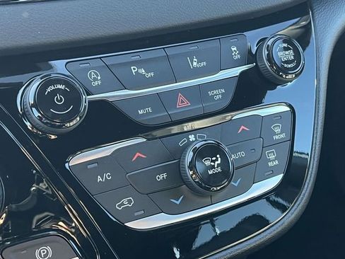 New 2026 Chrysler Voyager LX image 22