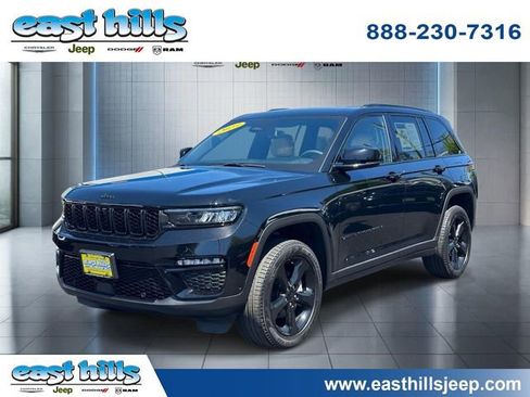 Certified 2023 Jeep Grand Cherokee Limited w/ Luxury Tech Group II AWD/4WD image 7