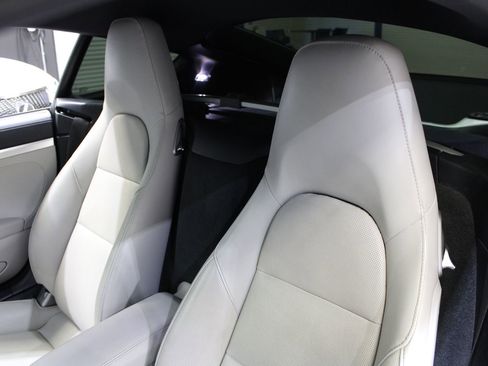 Used 2018 Porsche 718 Cayman RWD image 22