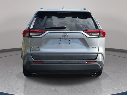 Used 2019 Toyota RAV4 XLE Premium w/ Advanced Technology Package FWD image 6