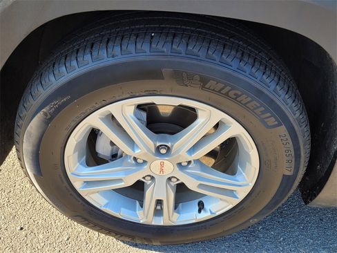 Used 2021 GMC Terrain SLE image 15