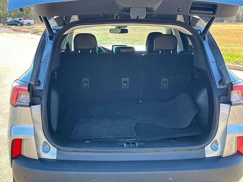Used 2022 Ford Escape Titanium image 18
