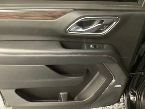 Used 2021 Chevrolet Suburban Z71 w/ Luxury Package AWD/4WD image 5