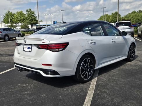 Used 2025 Nissan Sentra SR w/ SR Premium Package FWD image 6