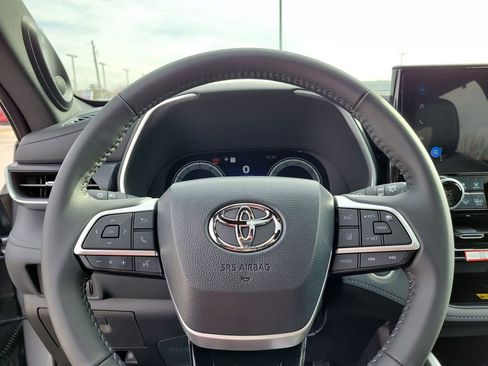 Used 2026 Toyota Highlander XSE image 26