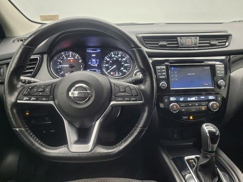 Used 2017 Nissan Rogue Sport SV w/ SV Premium Package image 22