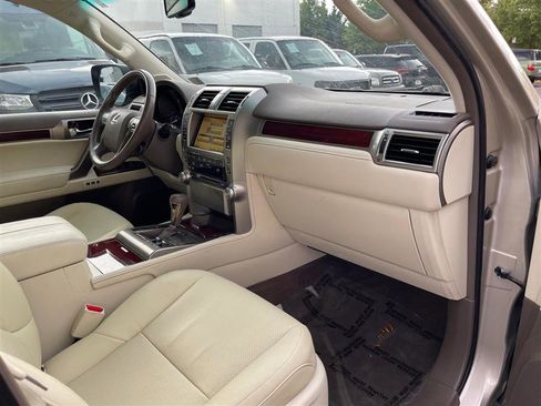 Used 2011 Lexus GX 460 image 70
