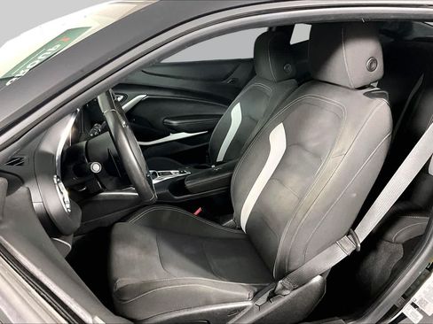 Used 2019 Chevrolet Camaro LT RWD image 8