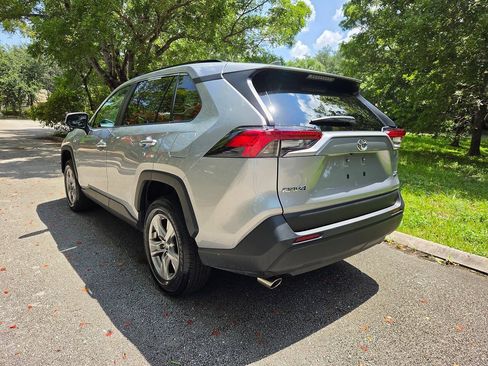 Used 2025 Toyota RAV4 XLE FWD image 5