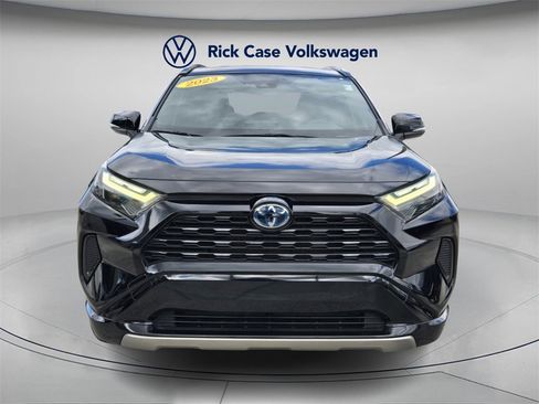 Used 2023 Toyota RAV4 SE w/ SE Grade Weather Package image 4