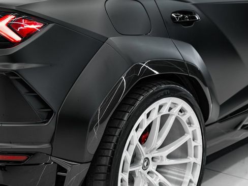 Used 2021 Lamborghini Urus AWD/4WD image 15