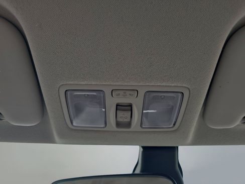 Used 2023 Hyundai Venue SEL FWD image 17