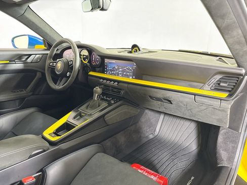 Used 2024 Porsche 911 GT3 RWD image 17