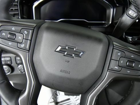 Used 2025 Chevrolet Silverado 2500 ZR2 w/ Technology Package image 2