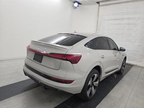 Used 2021 Audi e-tron Prestige w/ Prestige Package AWD/4WD image 3