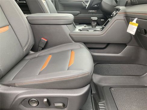 New 2026 GMC Sierra 1500 AT4 w/ AT4 Premium Package AWD/4WD image 33