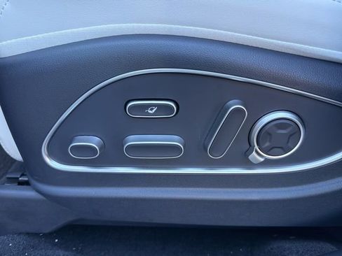 Used 2026 Hyundai Palisade Calligraphy image 11