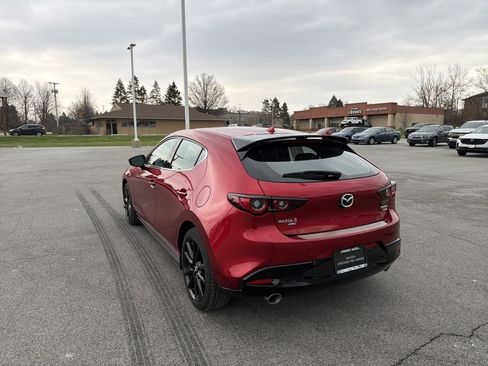 Certified 2025 MAZDA MAZDA3 Hatchback w/Premium Plus Pkg image 5