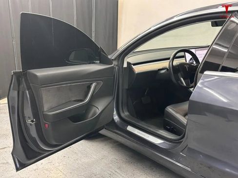 Used 2018 Tesla Model 3 Long Range image 14