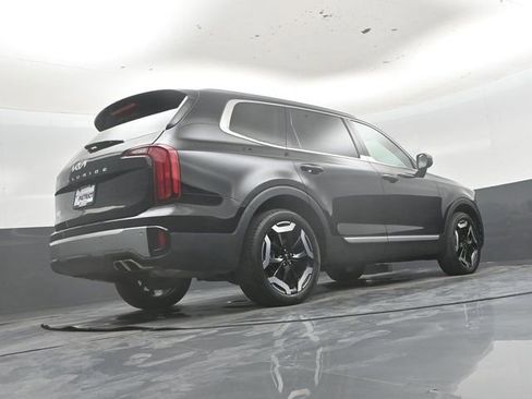Used 2025 Kia Telluride S FWD image 41