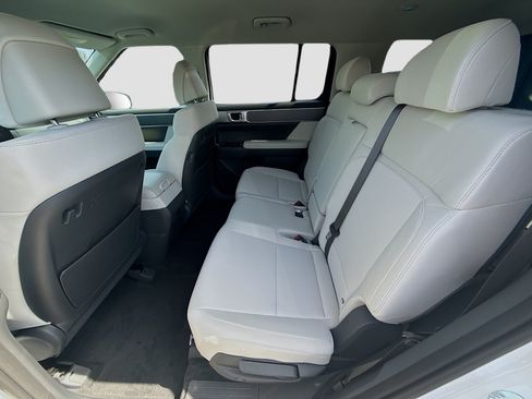 New 2026 Hyundai Santa Fe SE FWD image 15