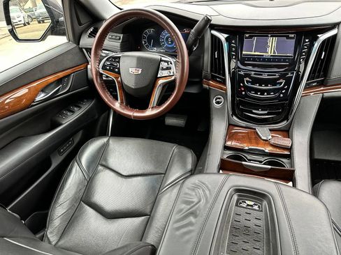 Used 2016 Cadillac Escalade ESV Premium AWD/4WD image 12