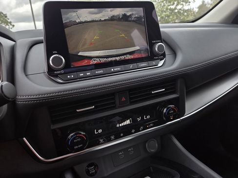 New 2026 Nissan Rogue SV image 7