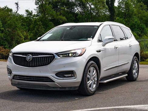 Used 2018 Buick Enclave Premium FWD image 3