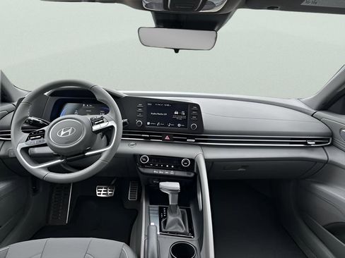 Used 2025 Hyundai Elantra Sport FWD image 19