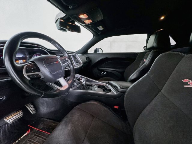 Used 2016 Dodge Challenger R/T Scat Pack w/ Leather Interior Group RWD image 19