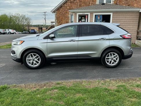 Used 2023 Ford Edge SEL image 4