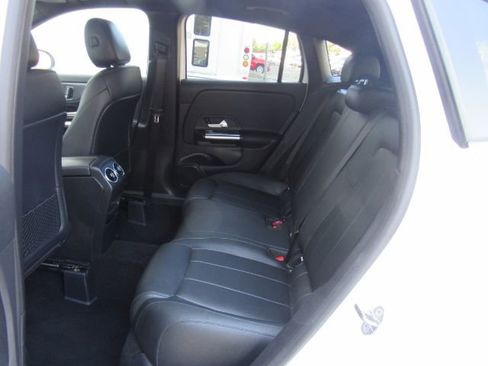 Used 2022 Mercedes-Benz GLA 250 4MATIC w/ Premium Package Lite image 17