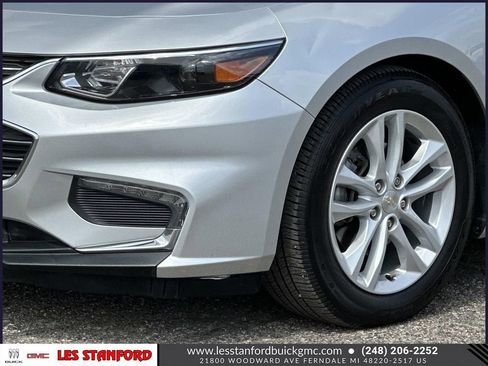 Used 2017 Chevrolet Malibu LT FWD image 9