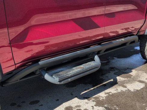 Used 2025 Chevrolet Colorado ZR2 w/ Technology Package image 38