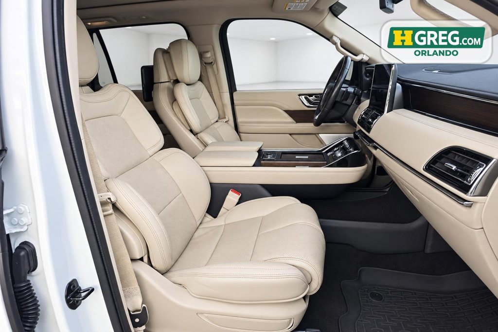 Used 2020 Lincoln Navigator Reserve w/ Luxury Package AWD/4WD image 11