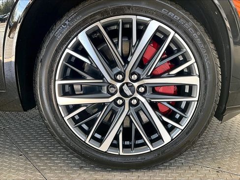 Used 2025 Cadillac XT6 Sport w/ Technology Package image 8