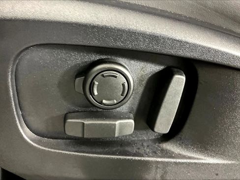 Used 2023 Land Rover Defender 110 S image 30