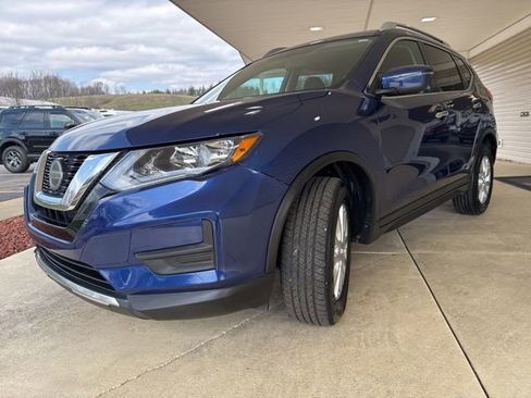 Used 2018 Nissan Rogue SV image 10