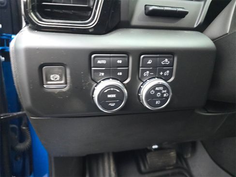 Used 2023 GMC Sierra 1500 AT4 w/ Technology Package image 22