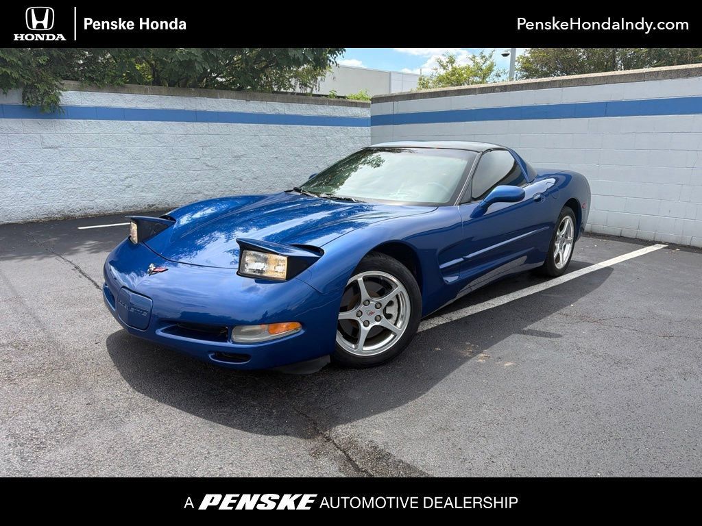 Used 2002 Chevrolet Corvette Coupe w/ Preferred Equipment Group2 RWD image 1