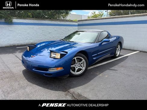 Used 2002 Chevrolet Corvette Coupe w/ Preferred Equipment Group2 RWD image 1