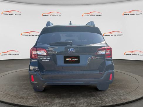 Used 2018 Subaru Outback 2.5i Limited AWD/4WD image 9