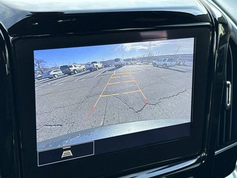 Used 2022 Chevrolet Traverse LT image 14