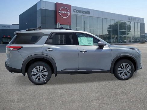New 2025 Nissan Pathfinder SV image 7