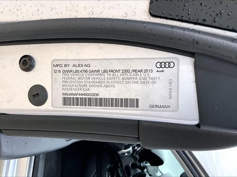 Used 2017 Audi A4 2.0T Premium image 29