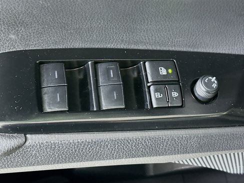 Used 2025 Toyota Camry LE FWD image 14