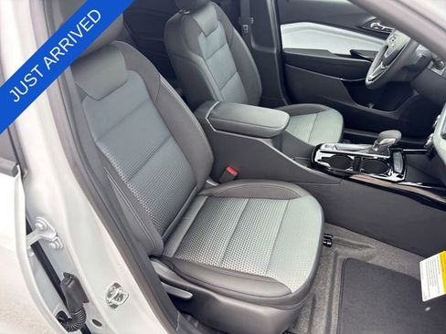 New 2026 Chevrolet Trax LT w/ LT Convenience Package FWD image 23