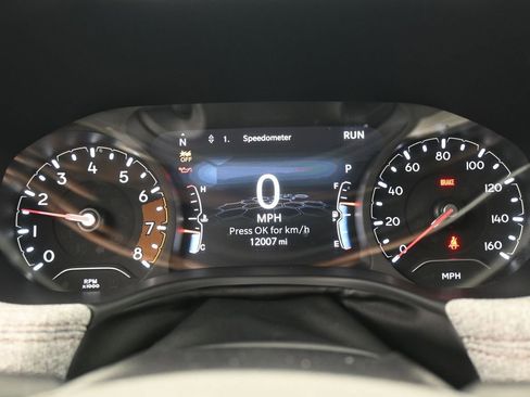 Used 2024 Jeep Compass Latitude image 23